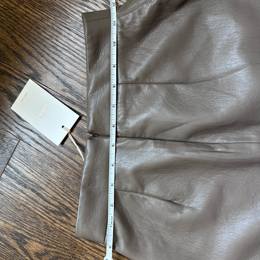 WILFRED ARITZIA Vegan Faux Leather Patio Mini Skirt 
Light brown - Picture 7 of 13